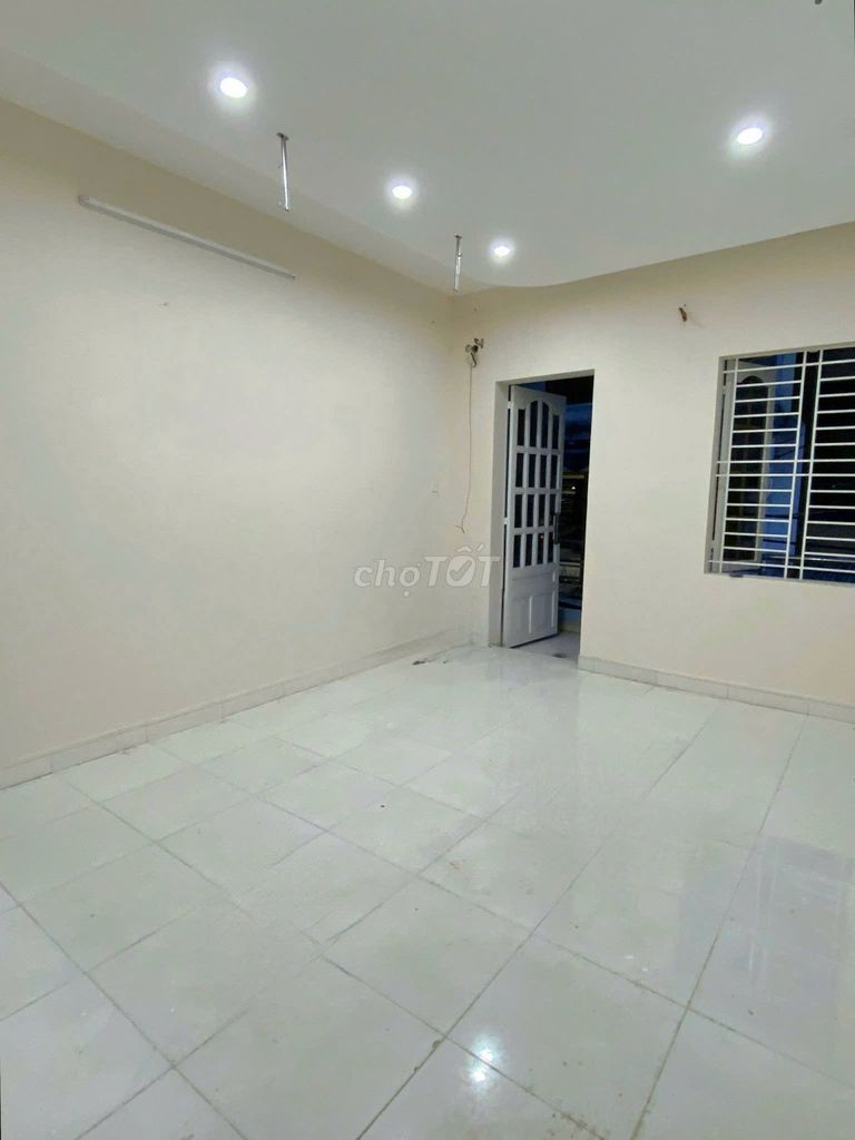 Renting the alleys across from the south of LMZ County 10 - 4 X15 M opening up