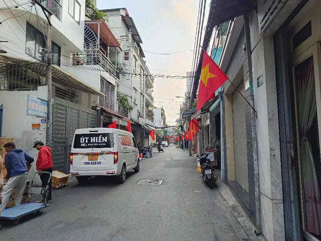 House of the Seven! 6 meters Nguyễn Sơn, 3 plates, 4 x 16 meters, 4 rooms, 4 toilets