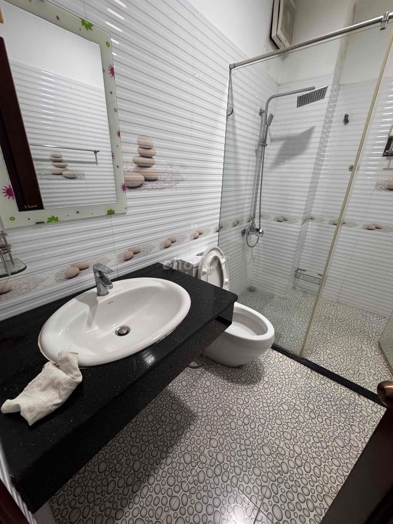 Rent Bình Lợi 6 x24 M, 6 bedrooms, 7 toilets, basic interior - 45 million