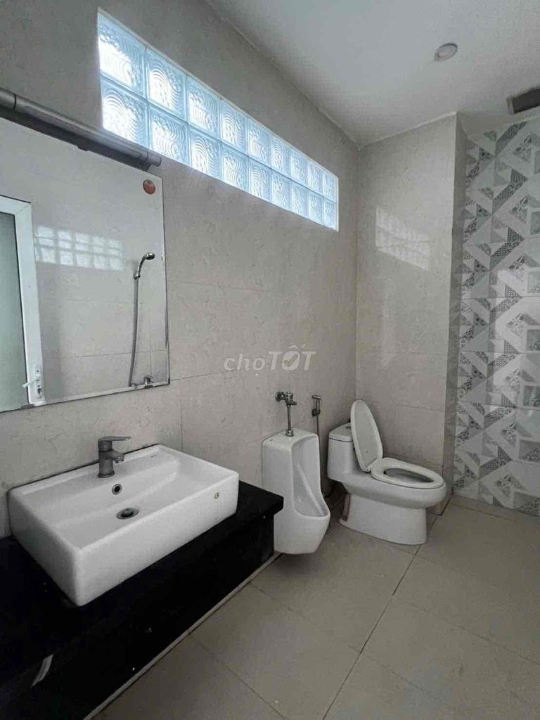 Rent the entire Phan Văn Trị cash, the Cityland Gò Vấp just 55 million.
