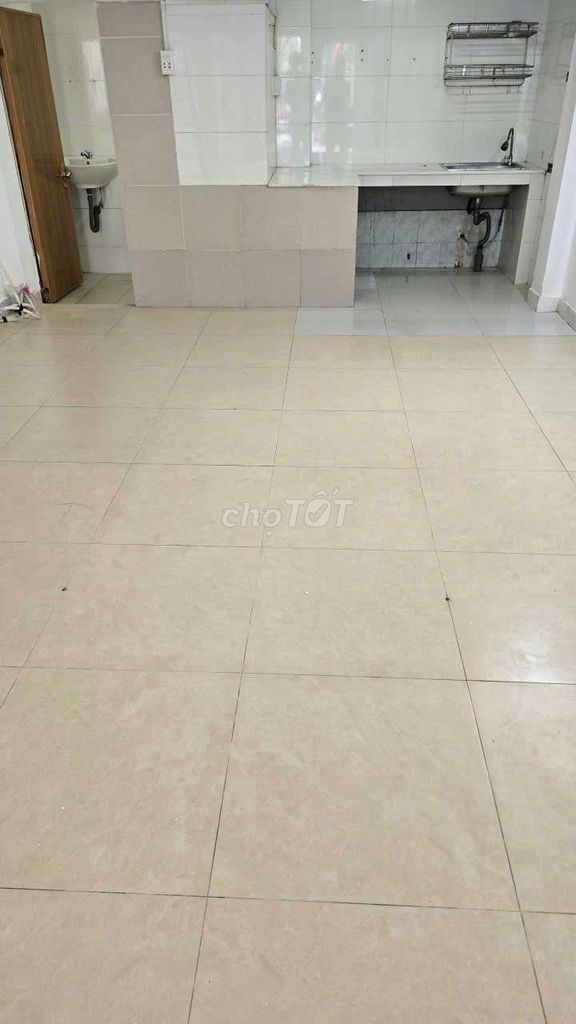 4 x14 M house near Channel 26/3 – Land+g in the 6M West