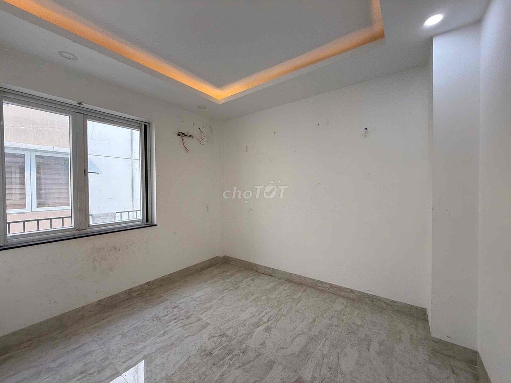 Renting parkview houses, three rooms, 12 million.