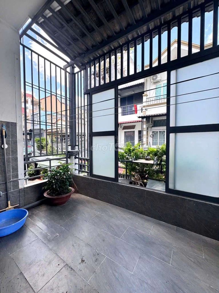 The entire interior is only 10 million... 5 B Street.