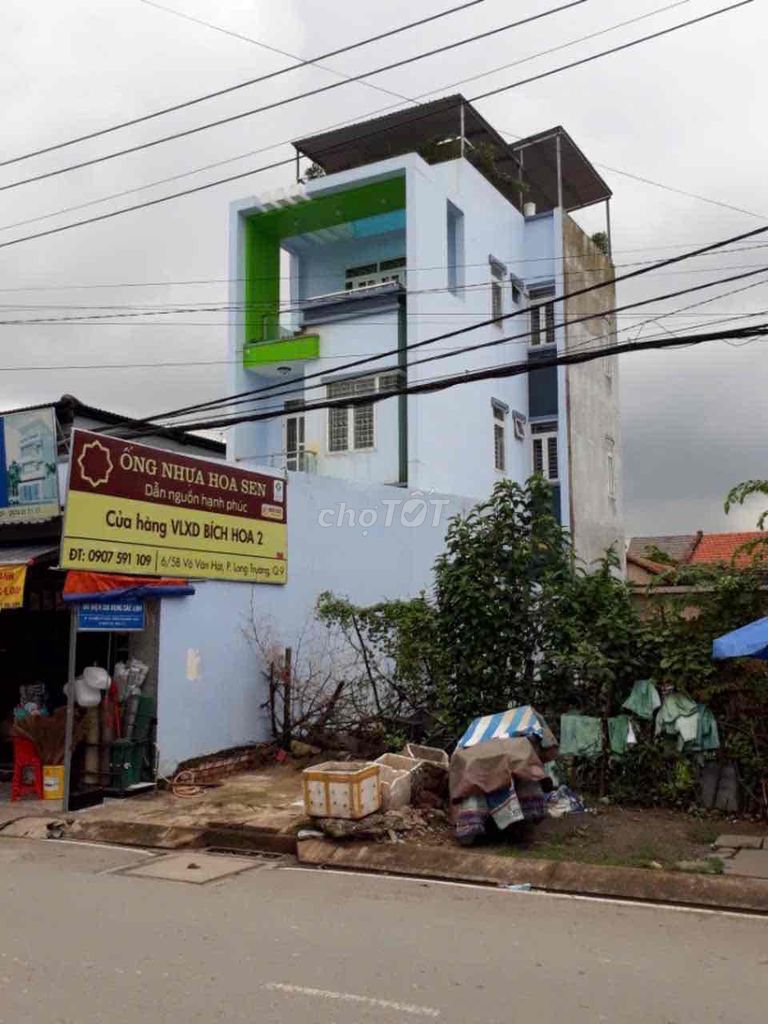 Rent the entire Võ Văn Hát cash.