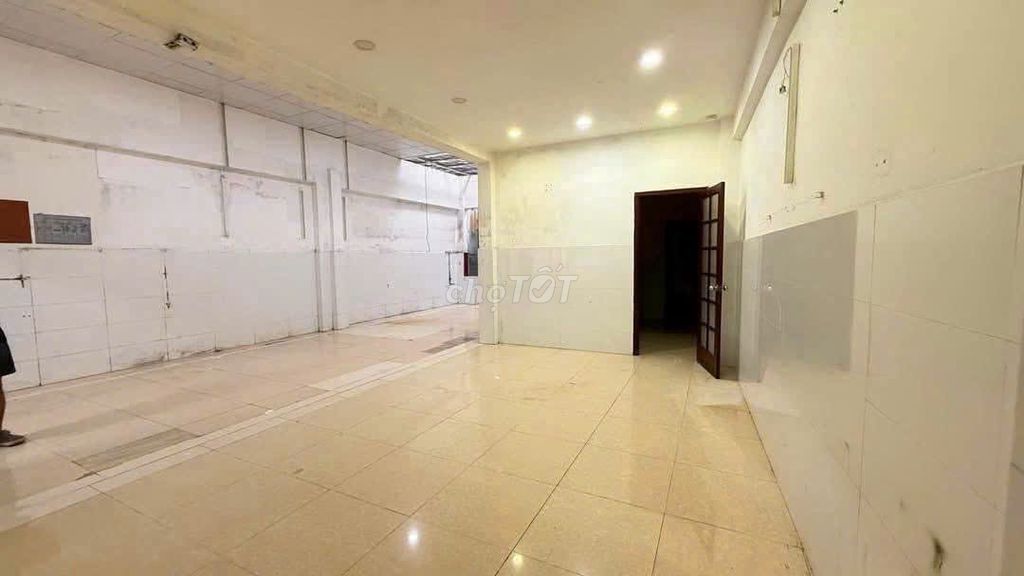 Rent an alley warehouse Lê Trọng Tấn, area 8 x20-$22 million.