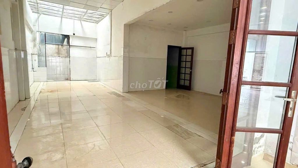 Rent an alley warehouse Lê Trọng Tấn, area 8 x20-$22 million.