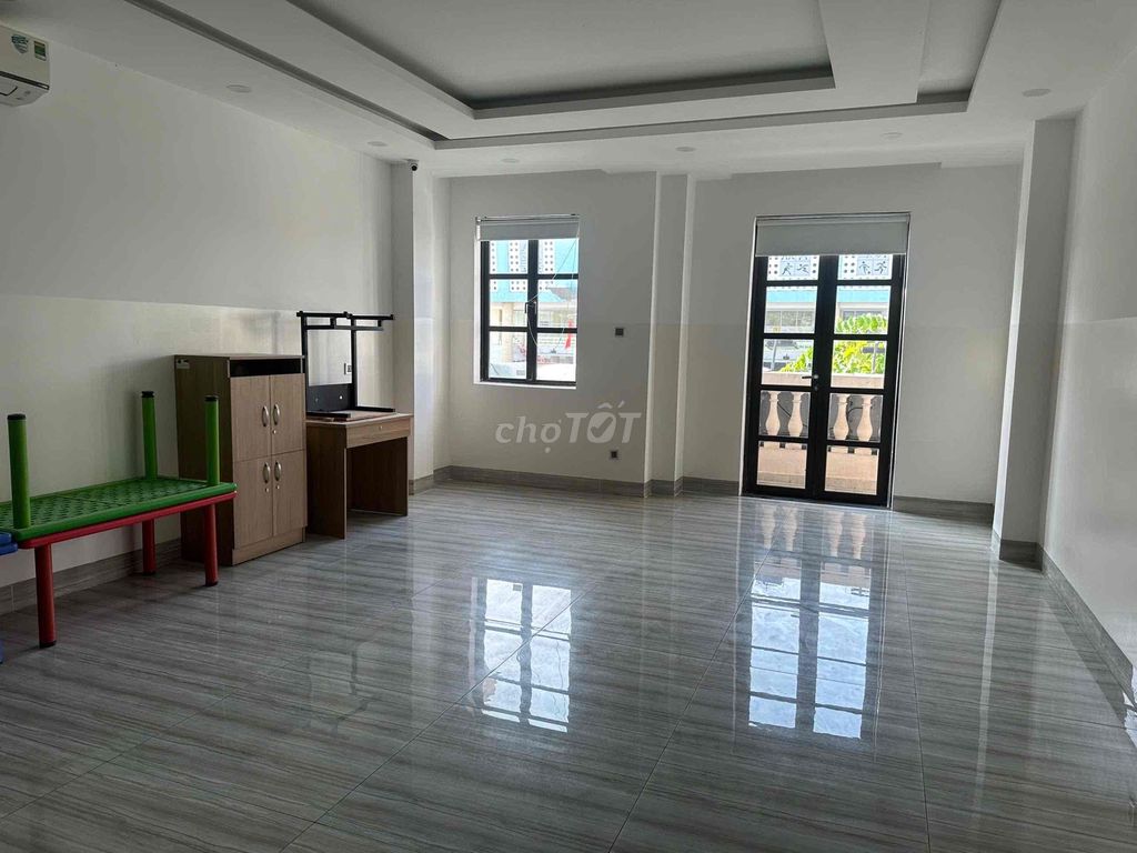 Rent the entire building with vaults, elevators, Cityland air conditioning, Gò Vấp