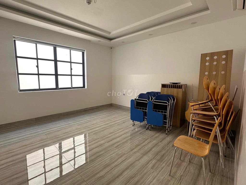 Rent the entire building with vaults, elevators, Cityland air conditioning, Gò Vấp