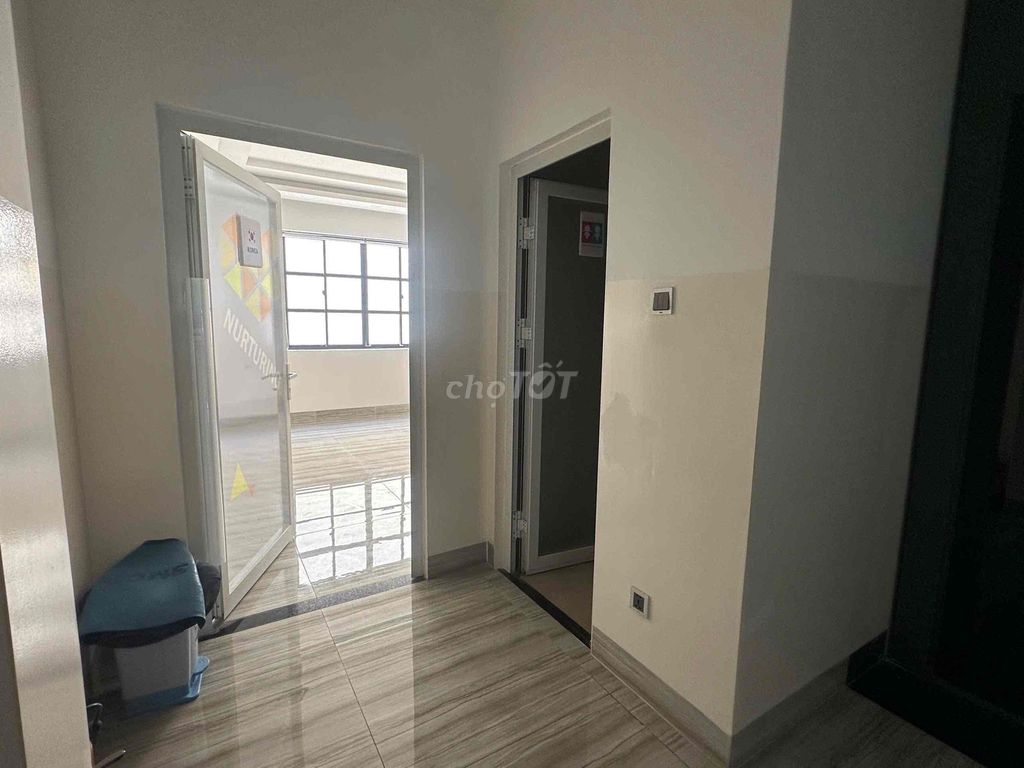 Rent the entire building with vaults, elevators, Cityland air conditioning, Gò Vấp