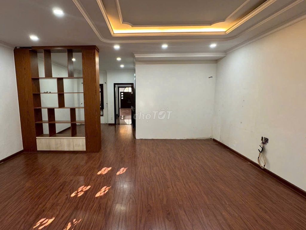 Rent Hoàng Việt_6,5 x17 m_3 stories