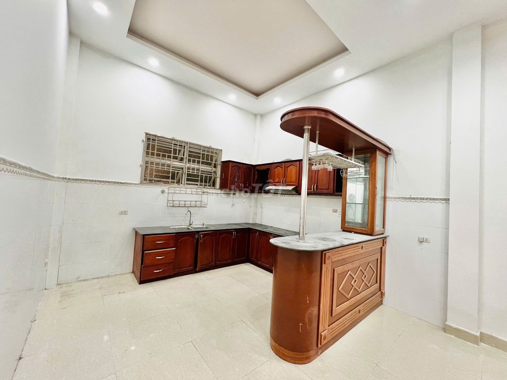 Near hospital 1-7 bedroom 4 toilets - convenient to do so, - at 26 million.