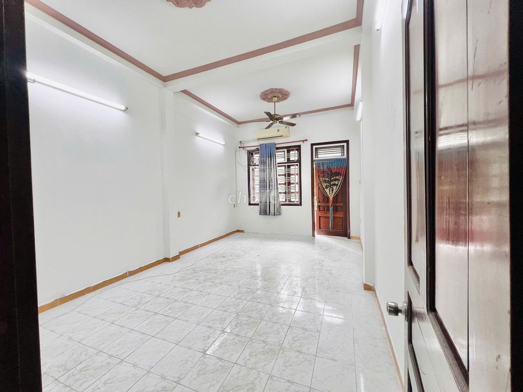 Near hospital 1-7 bedroom 4 toilets - convenient to do so, - at 26 million.