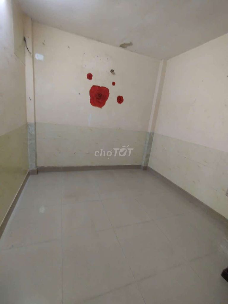 Rent on ql13 Hiệp Bình Phước Thủ Đức Street
