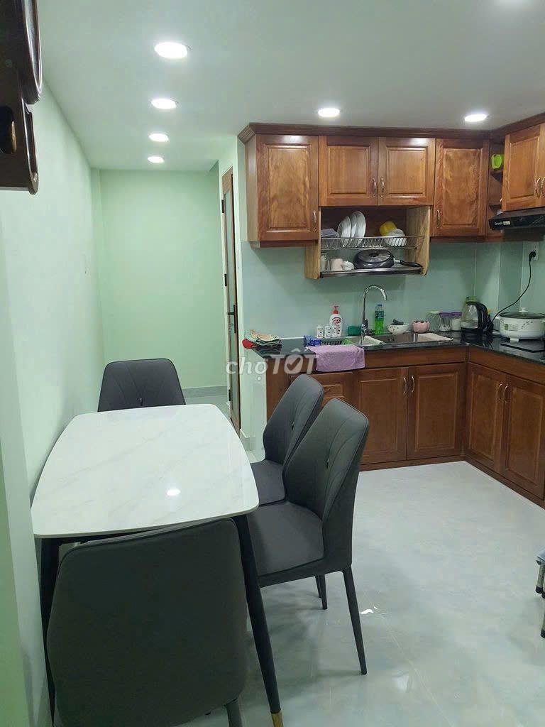 Let's rent out the entire 10th floor Nguyễn Đình Chiểu District 3 pm.