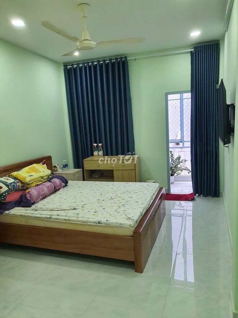 Let's rent out the entire 10th floor Nguyễn Đình Chiểu District 3 pm.
