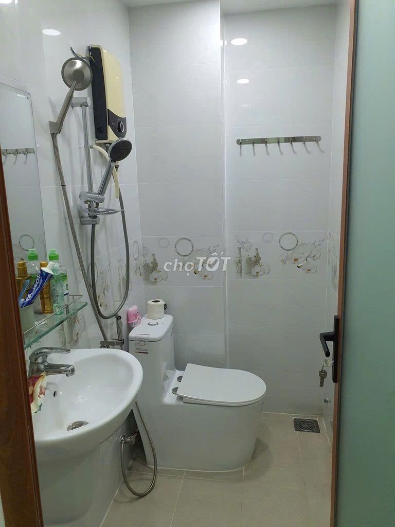 Let's rent out the entire 10th floor Nguyễn Đình Chiểu District 3 pm.