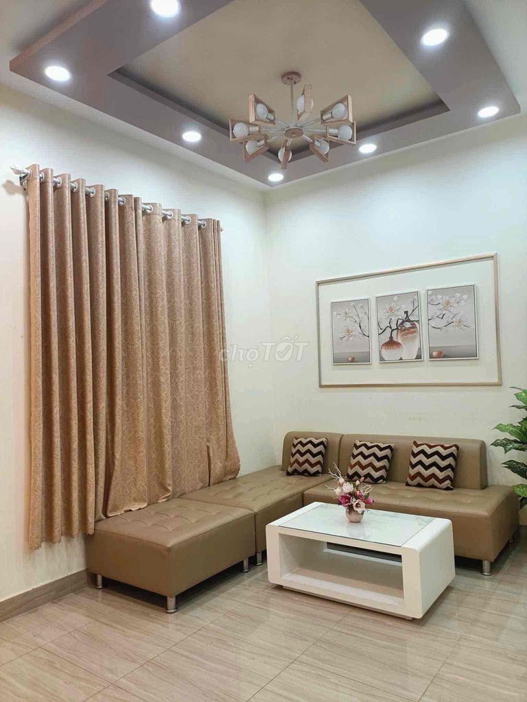 Rent a two-story place, full furniture, 12 million.