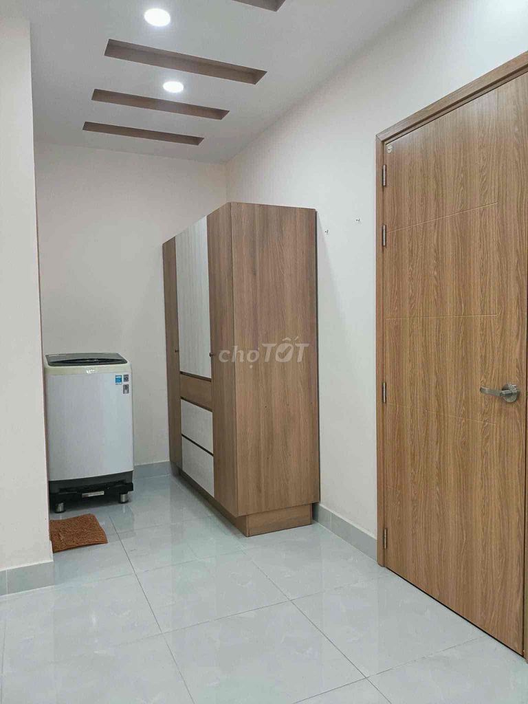 Rent a two-story place, full furniture, 12 million.