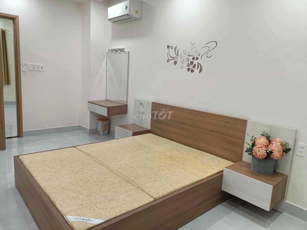 Rent a two-story place, full furniture, 12 million.