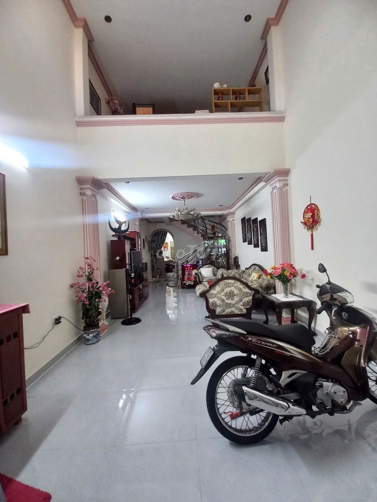 Rent 4 x 30 meters Lê Văn Lương, 25 million