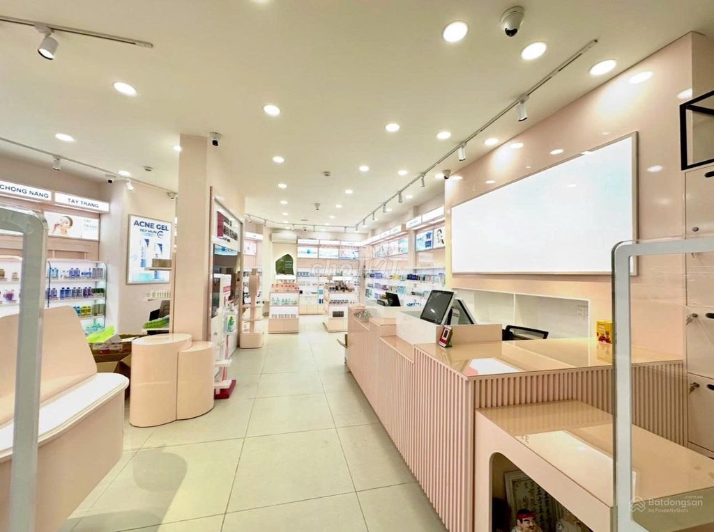 Rent 1 Út Tịch qtb - Horizontal 10 M, 10 X10 M, 3th floor, 37 million