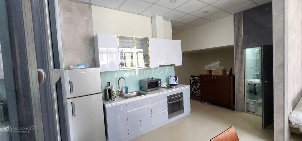Super Racine 1.Thăng Long_8 x25 mphmm of ground 3 stories, elevator for rent