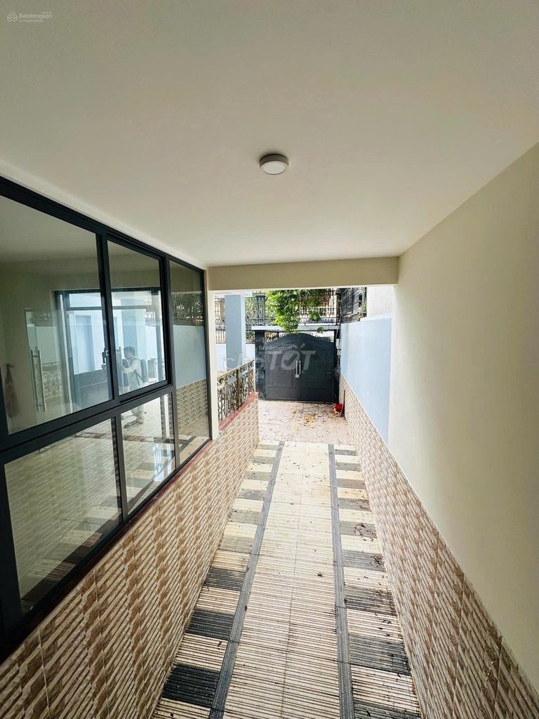 Super Racine 1.Thăng Long_8 x25 mphmm of ground 3 stories, elevator for rent