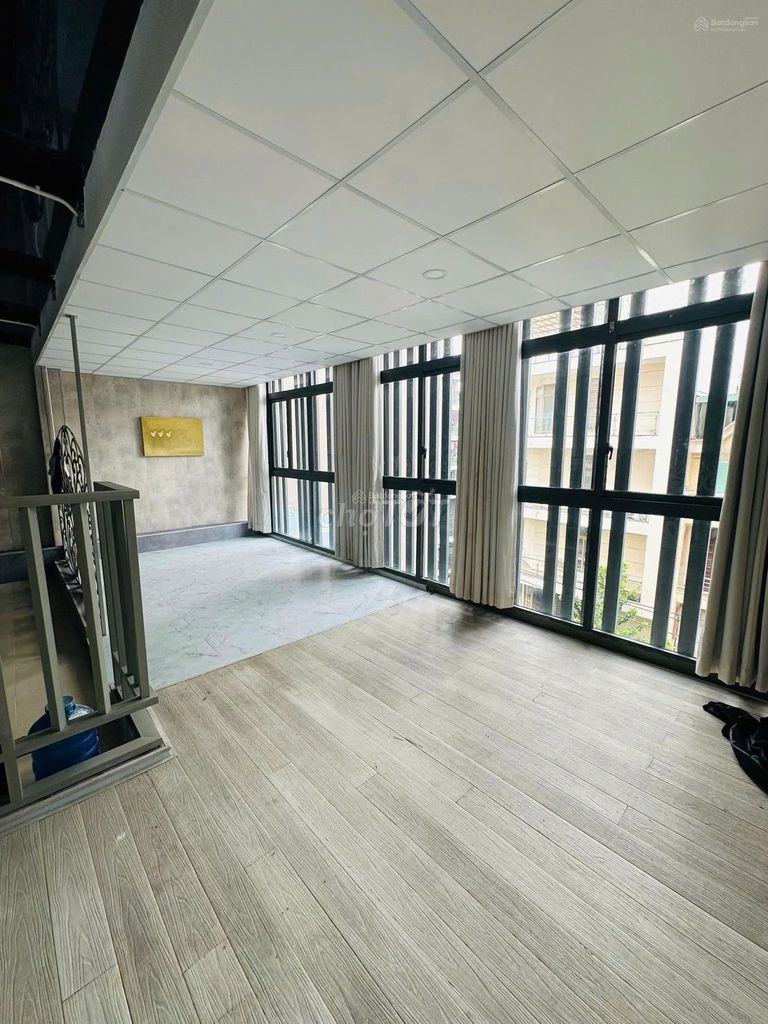Super Racine 1.Thăng Long_8 x25 mphmm of ground 3 stories, elevator for rent