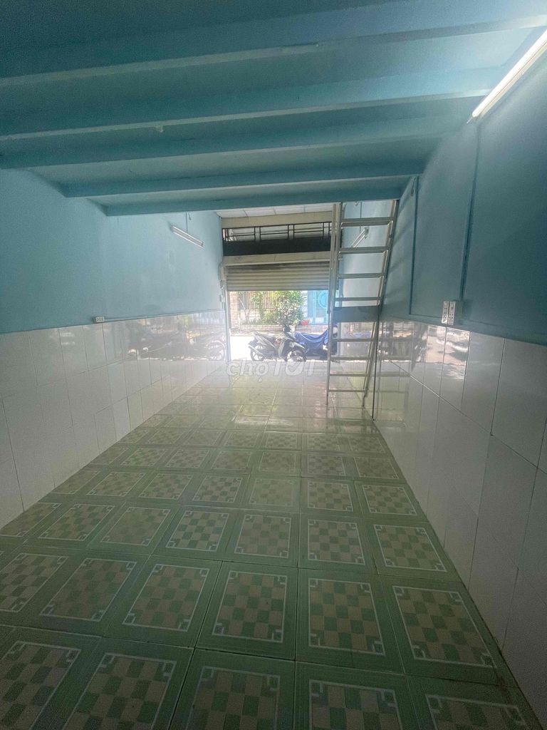 The kiot house in front of the 10 M Nguyễn Văn Khối cost only 1.6 million