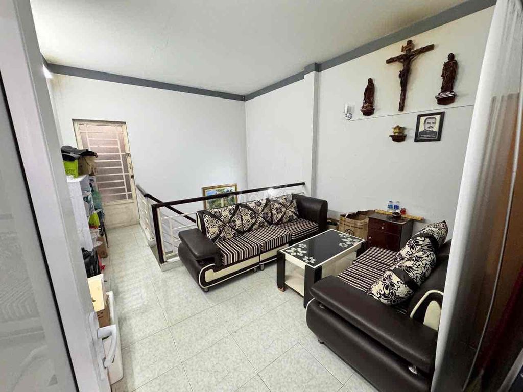 The 5th Base Room P.Q.q0 District 7