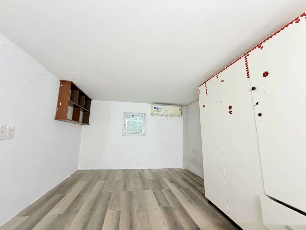 In cash, in and in free business, in two bedrooms.