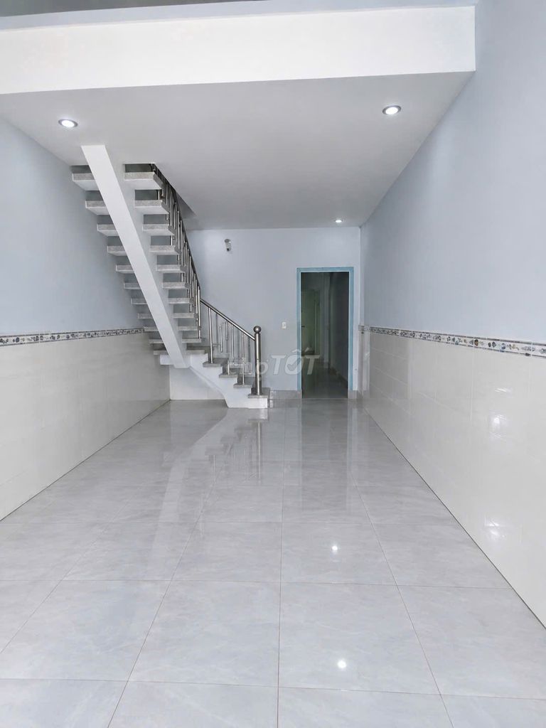 Renting three rooms, number one Tân Quy street, $1.7 million.