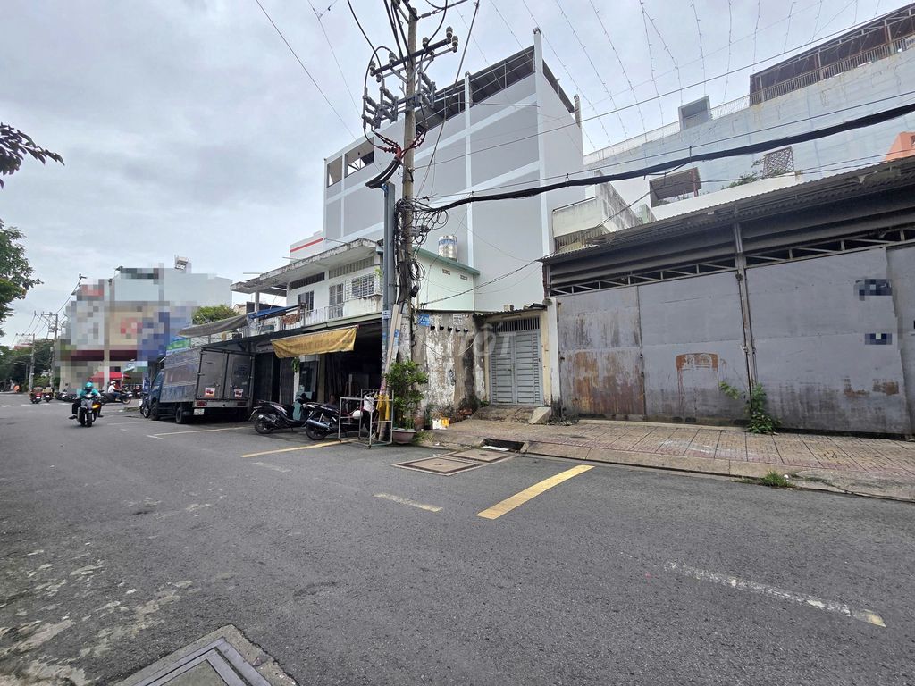 Rent us a Tự Do-Tân Phú warehouse. area 9 x23-It's clear-