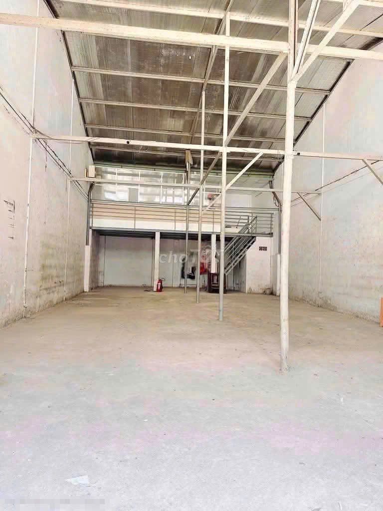 Rent us a Tự Do-Tân Phú warehouse. area 9 x23-It's clear-
