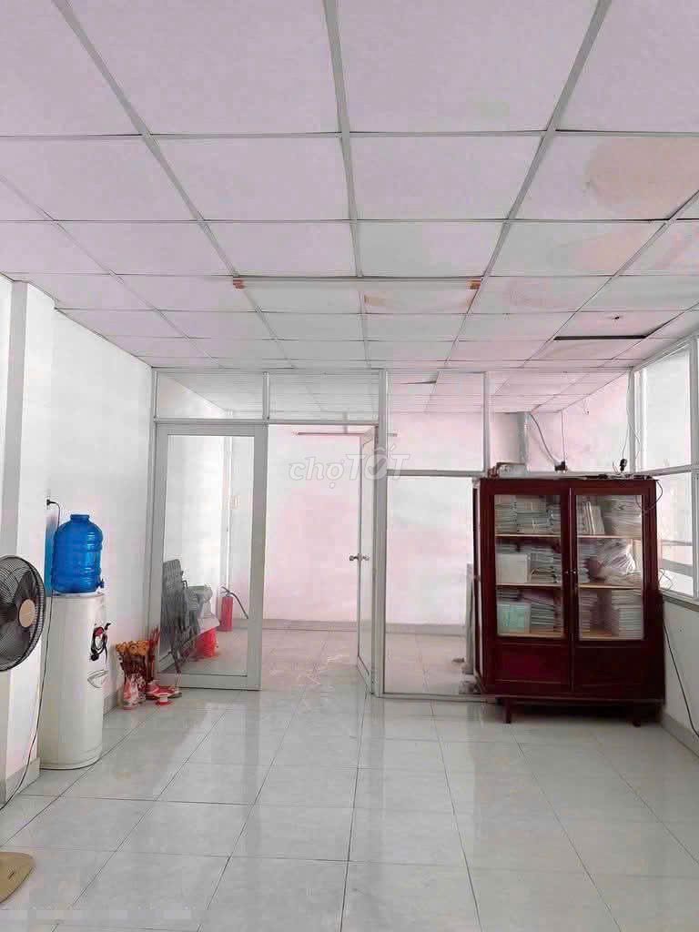 Rent us a Tự Do-Tân Phú warehouse. area 9 x23-It's clear-