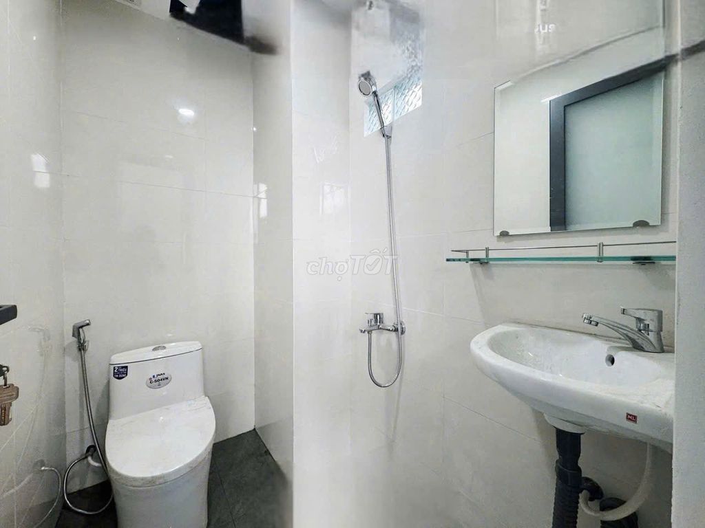 The new Lê Đức Thọ Street has 15 beautiful interior rooms.