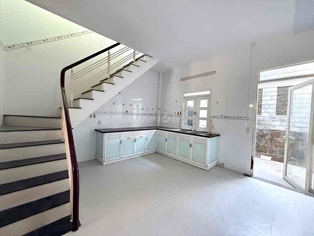 Rent Thạnh Xuân 22 in front of the 4/18-foot area 2-room stupid room