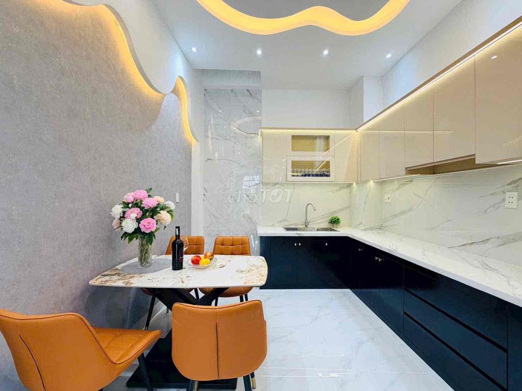 Car alley Hall 1/ Phạm Văn Chiêu 3 bedroom 3 Full Seven toilets, take the house now