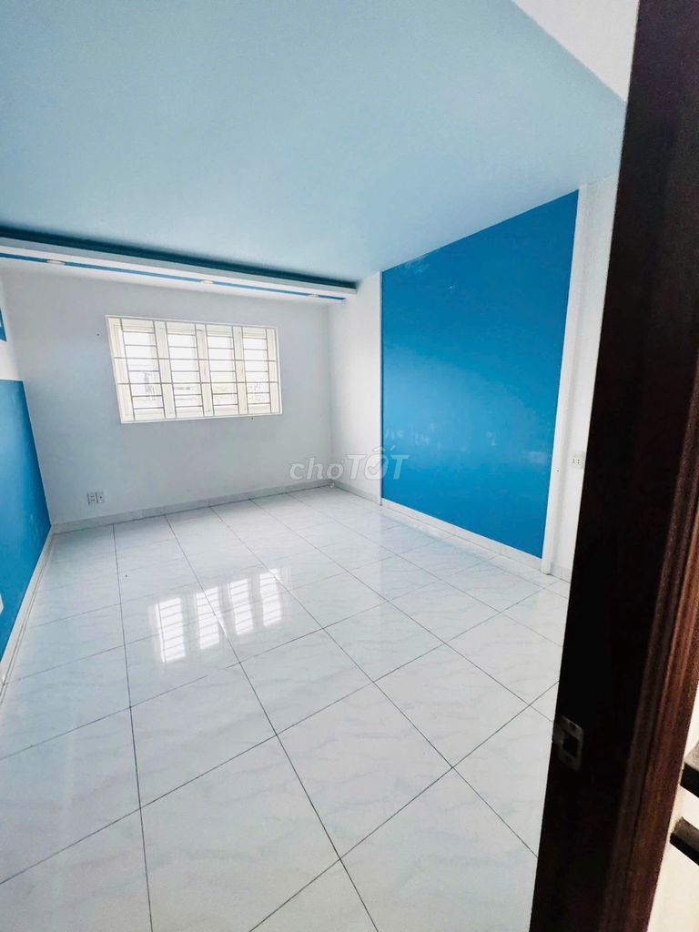 The original Bình Chiểu, 260 M2, 4 bedroom plus 4 hotels, the roof.