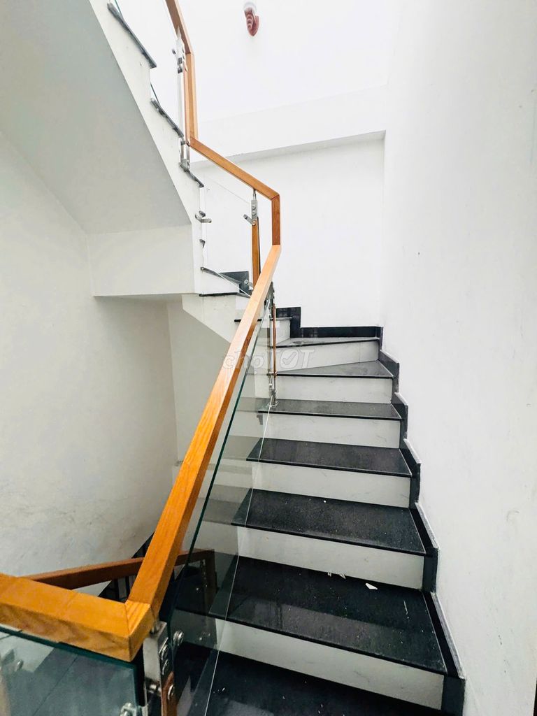 The original Bình Chiểu, 260 M2, 4 bedroom plus 4 hotels, the roof.