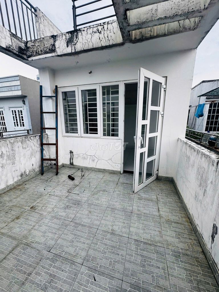 The original Bình Chiểu, 260 M2, 4 bedroom plus 4 hotels, the roof.