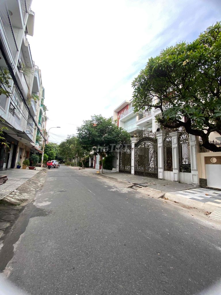 Send Qq Road Two, Fire Arrow, 10 x 20 meters, right in the park
