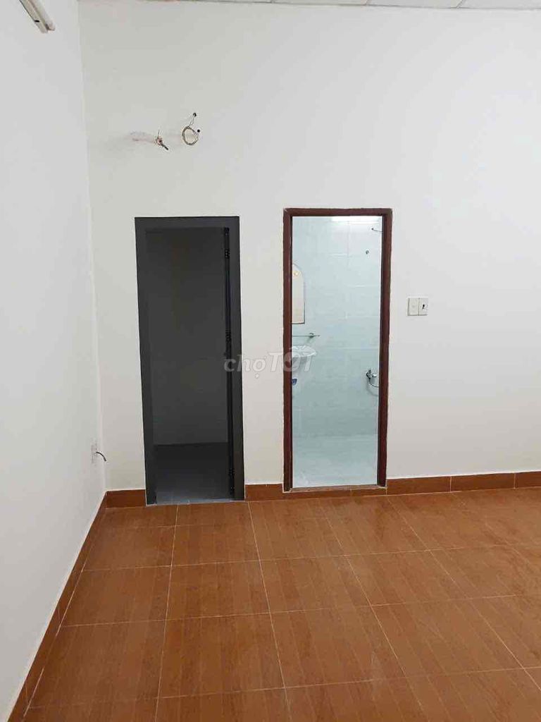 Thạch Lam 4 x14 meters 1st floor 12 million