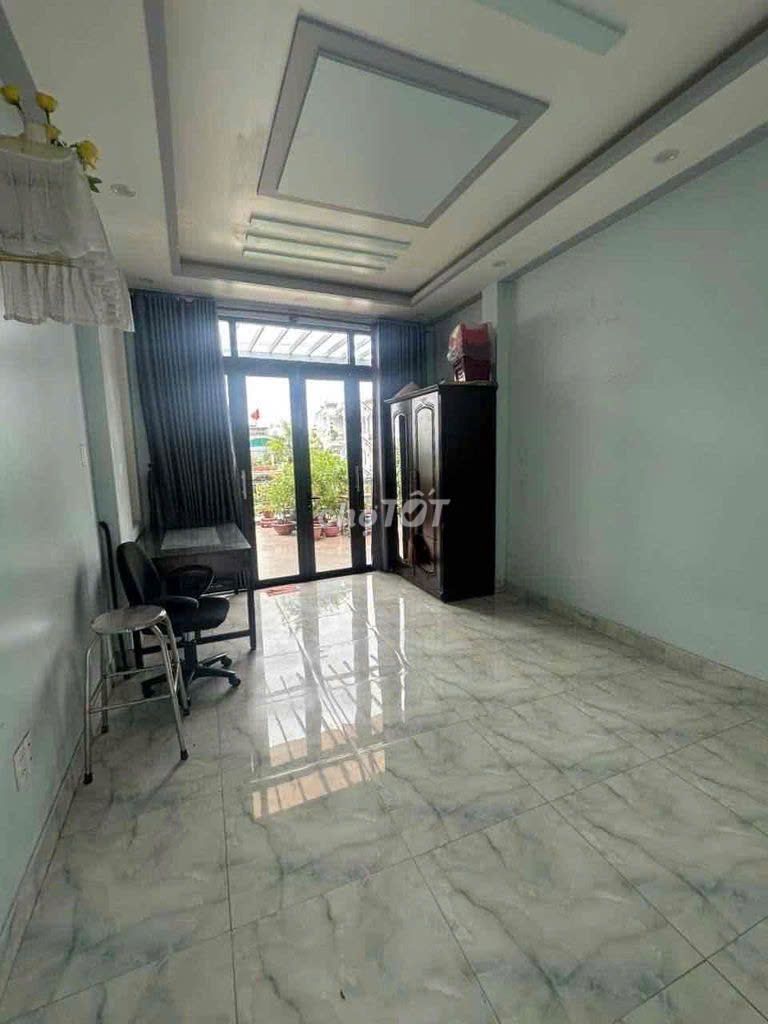 rents a new house in front of Dương Quảng Hàm_4 floors through nice