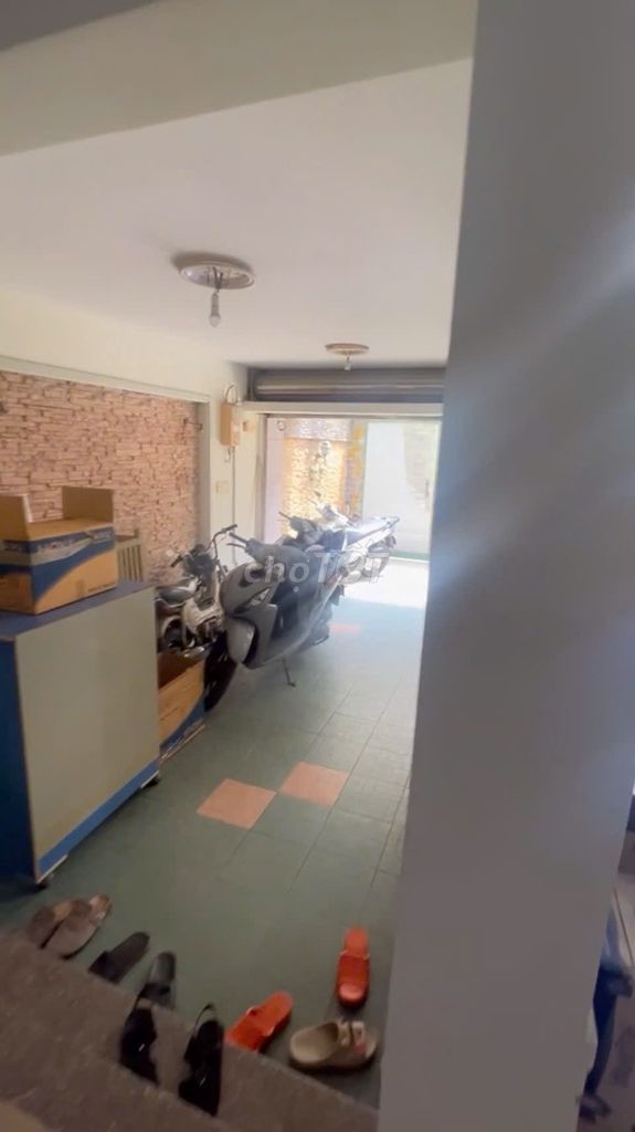 Hoa Lan cash, vip Phú Nhuận, area 8 x16 meters, ground 4 elevators