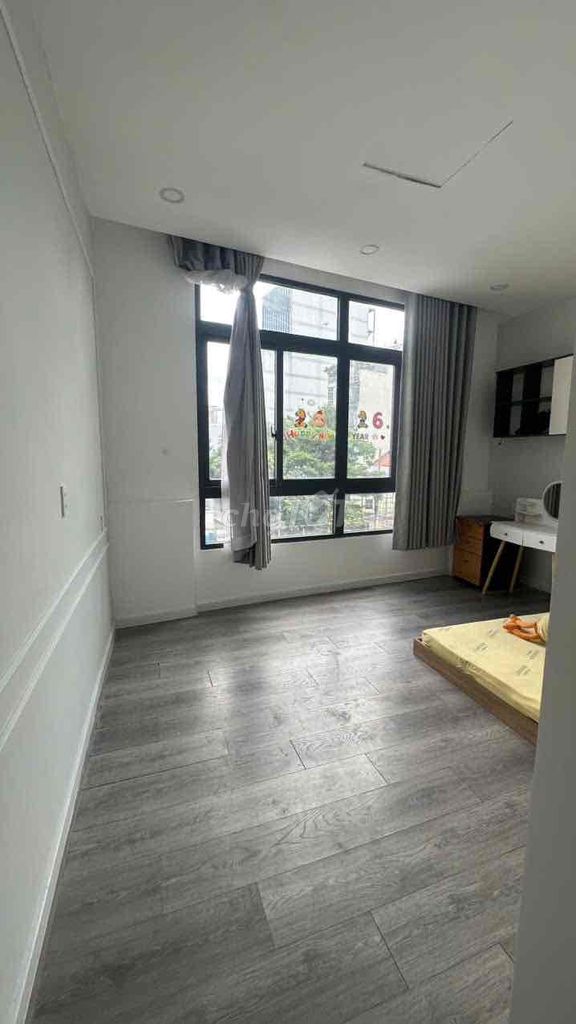 Phú Nhuận 4 bedrooms, 3 toilets, 1 million L's, and 127 free.