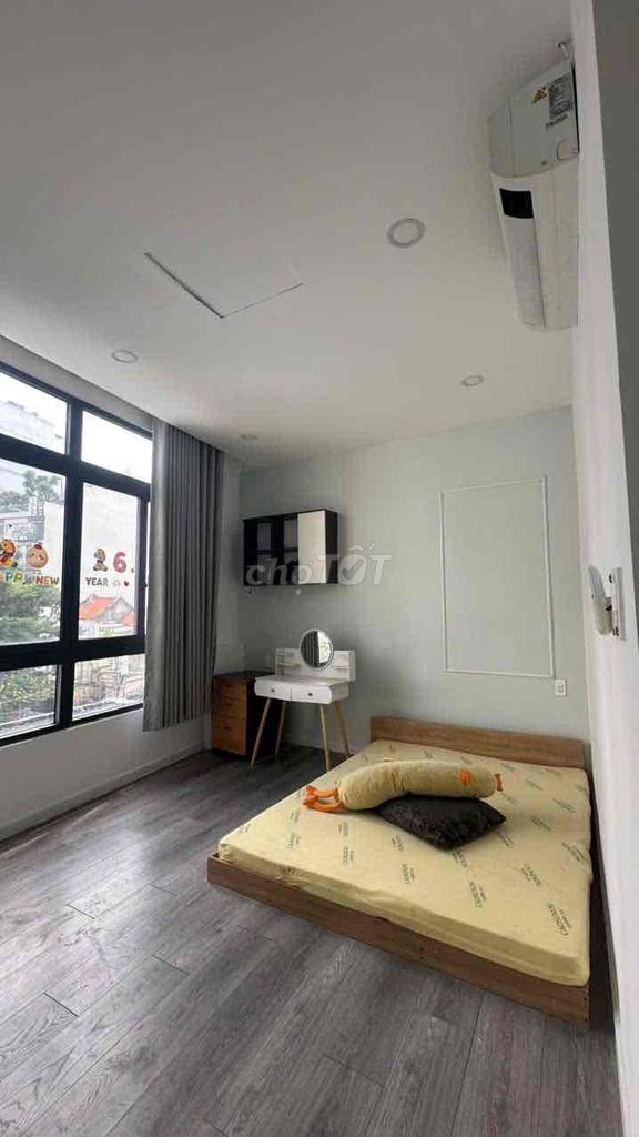 Phú Nhuận 4 bedrooms, 3 toilets, 1 million L's, and 127 free.