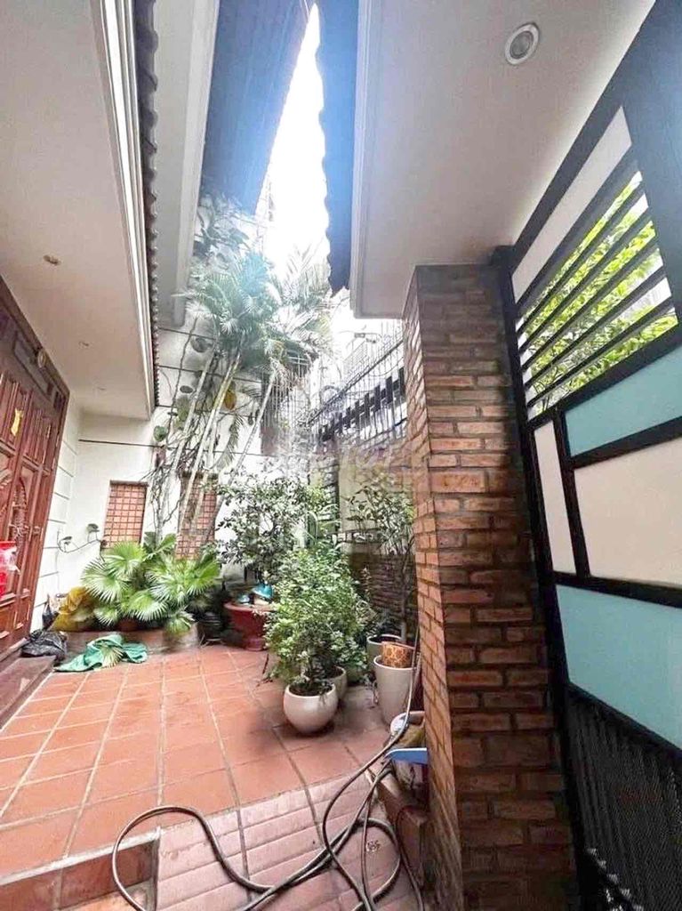 Rent the villa 8 x 18 M with 6 bedrooms, Cách Mạng Tháng 8, 3rd, 40 million