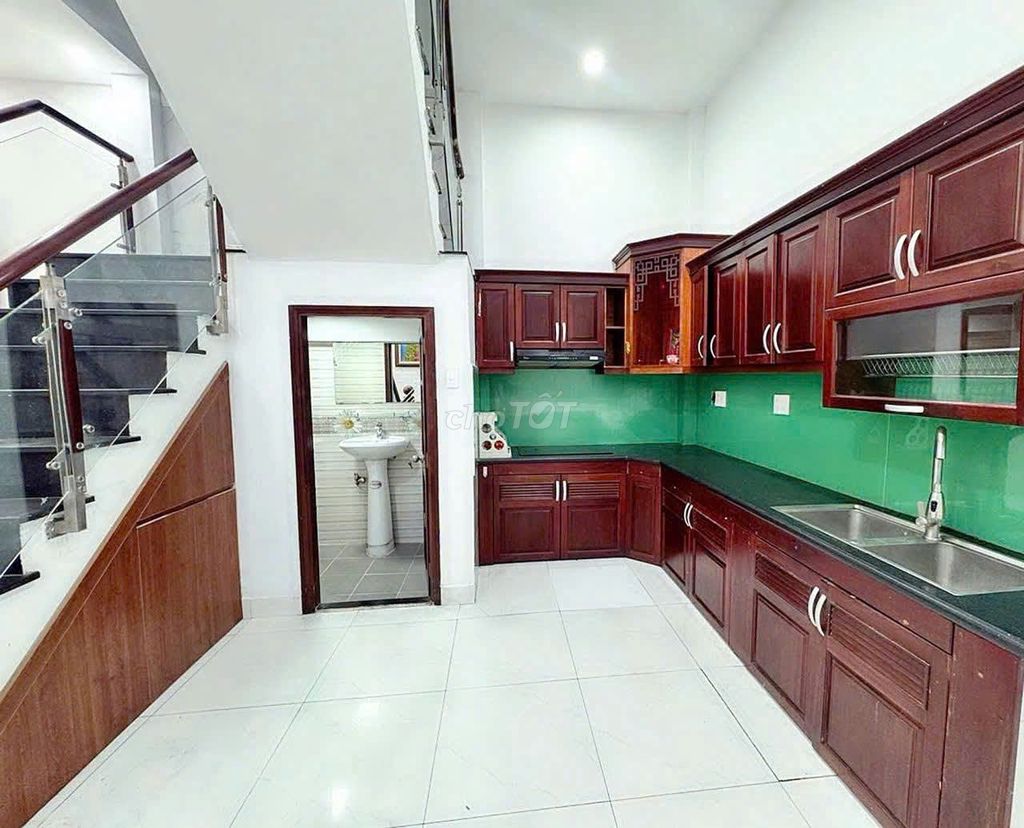 The large Nguyễn Trọng Tuyển -4 x18 m new home is rented by two floors.