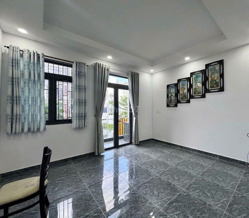 The large Nguyễn Trọng Tuyển -4 x18 m new home is rented by two floors.